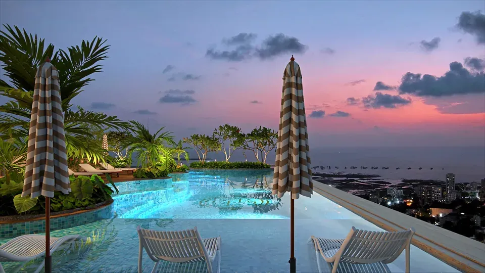 Infinity Pool Deck